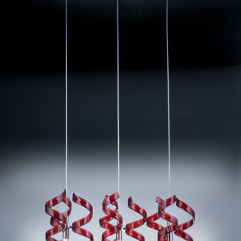 sospensione 3 luci   cromo vetro rosso  astro   metal lux   lucilla 206.503.04