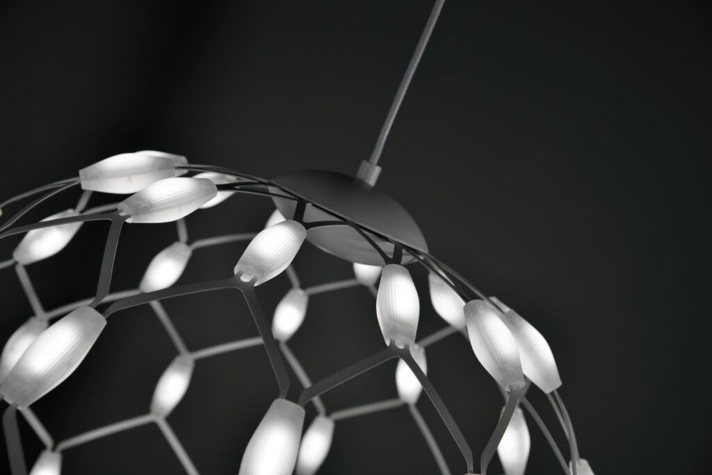 Exclusive Light particolare WELL 28 29 scaled