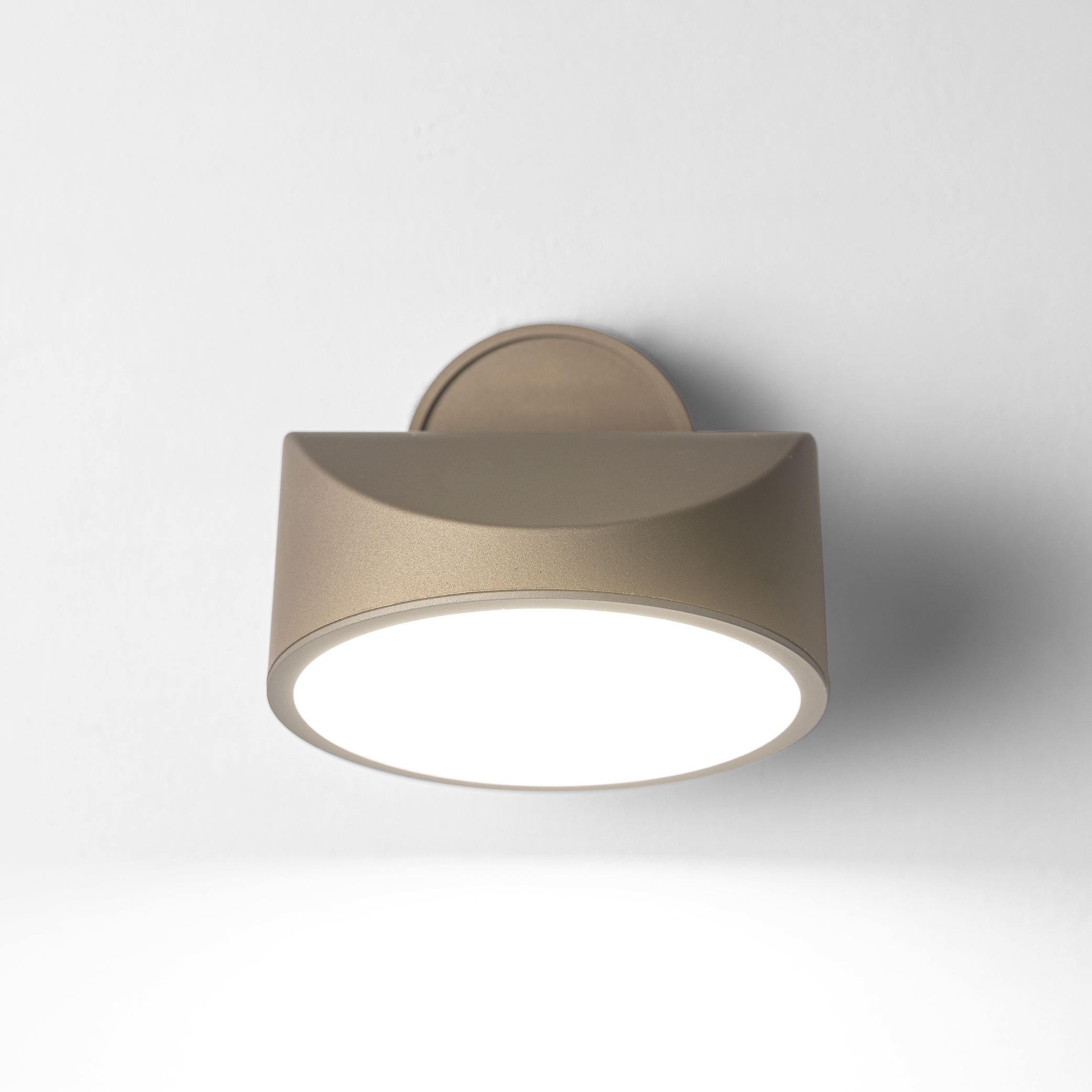 Vivida International Tarp Wall lamp PLS011.10.SA D WN (3)