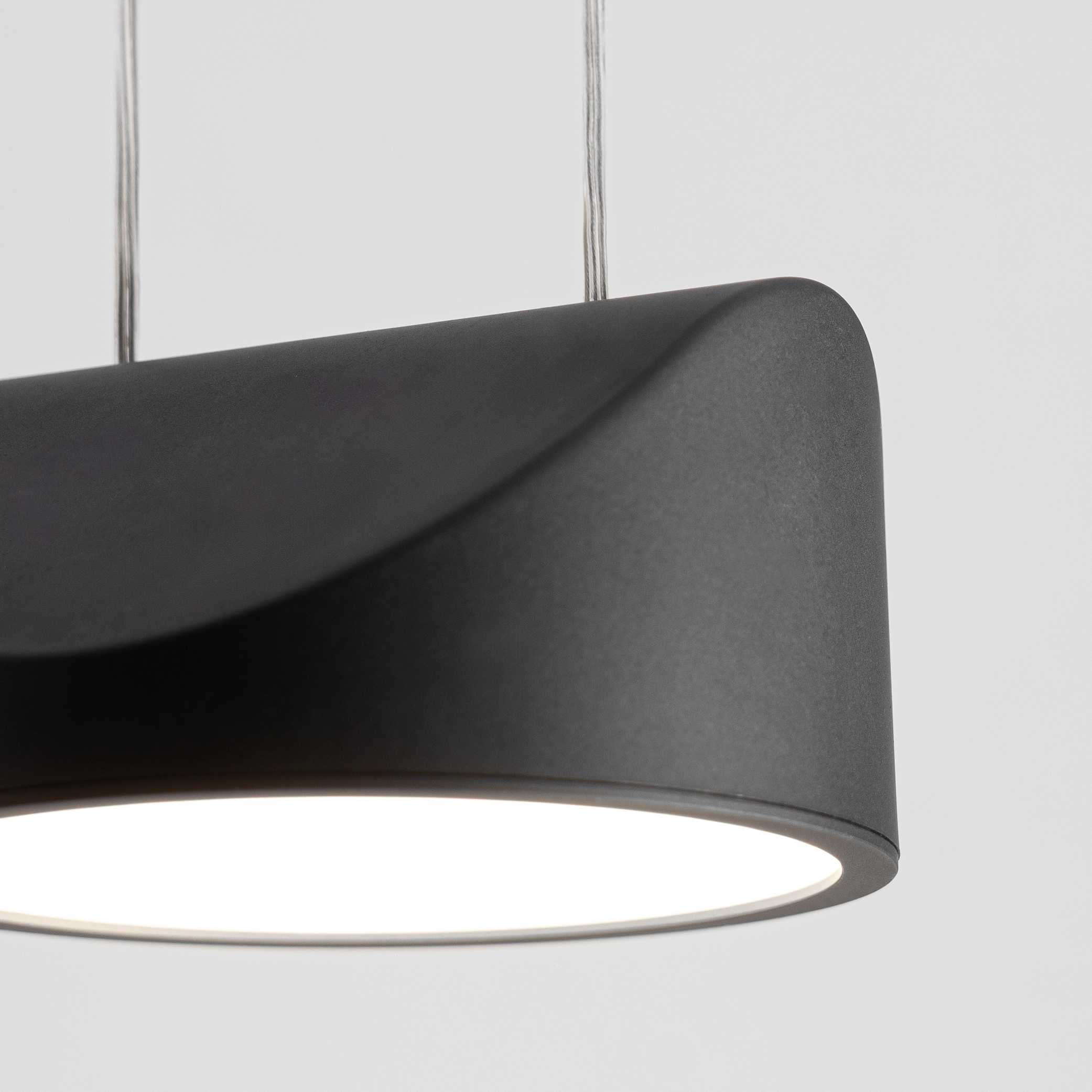 Vivida International Tarp Pendant PLS011.30.AN D WN DETAIL (2)